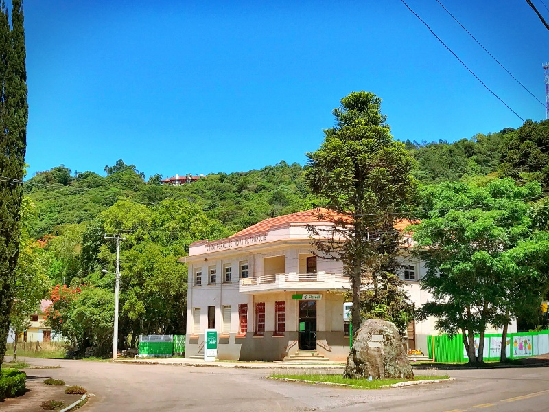 Linha Imperial and Monumento A Força Cooperativa, in Nova Petrópolis